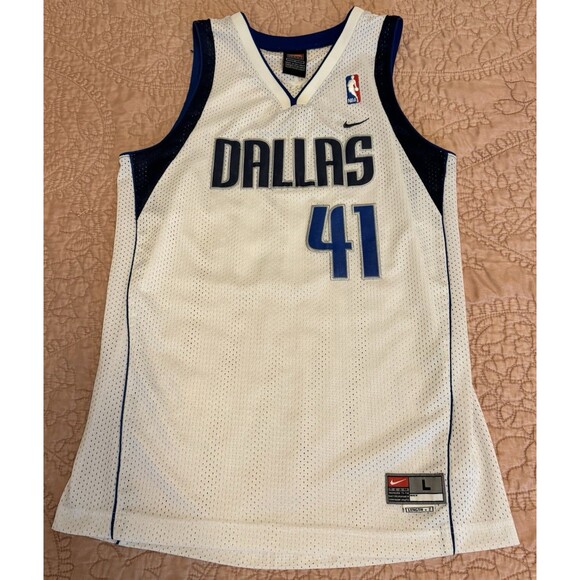 Vintage Nike Team Dallas Mavericks Dirk Nowitzki White Blue Size Large Y2K #41 - Picture 1 of 7